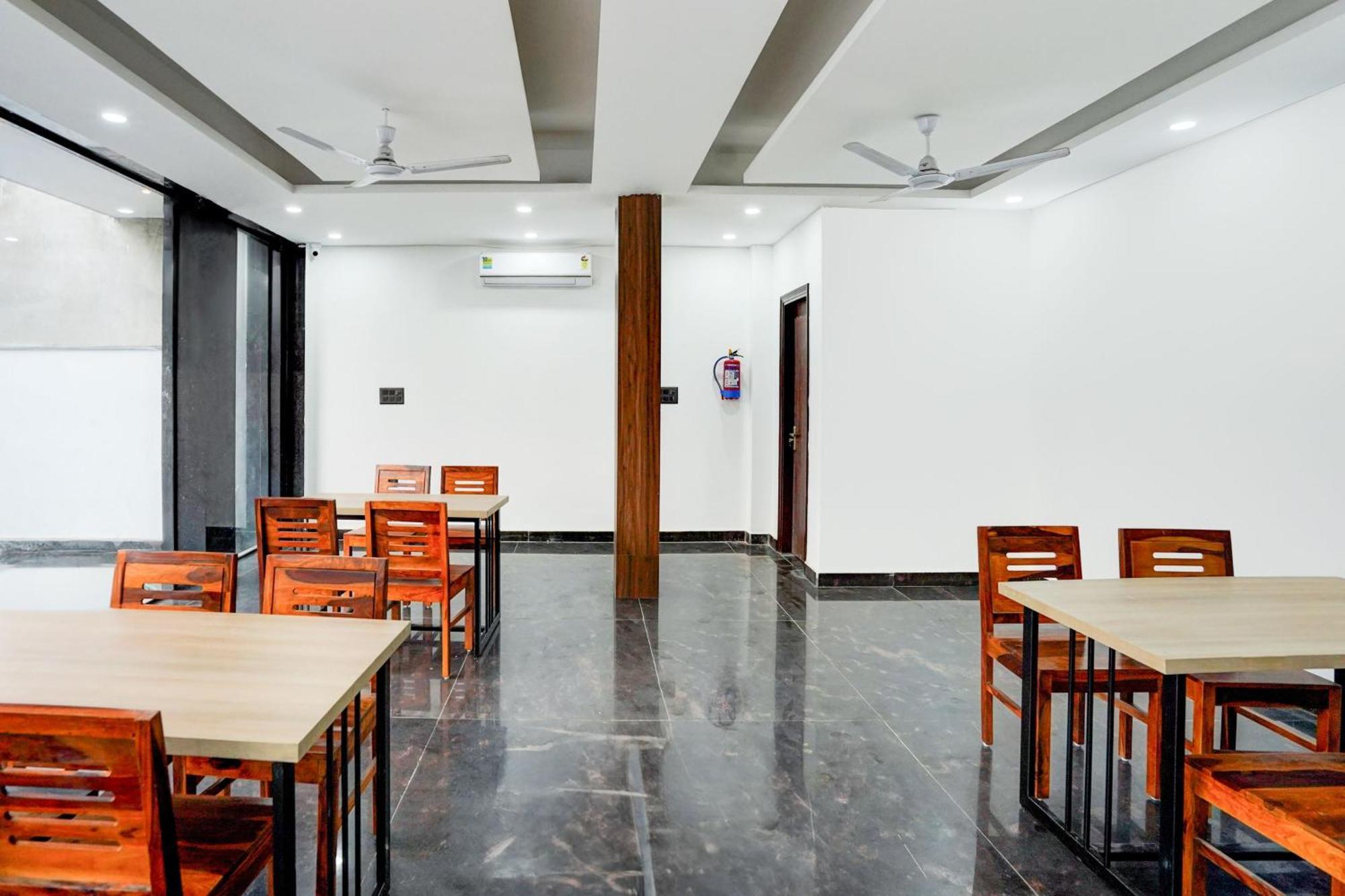 Hotel Super Collection O 63 A Noida Exterior foto